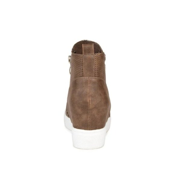 Journee Collection Women's Pennelope Sneaker Wedge - Picture 5 of 5